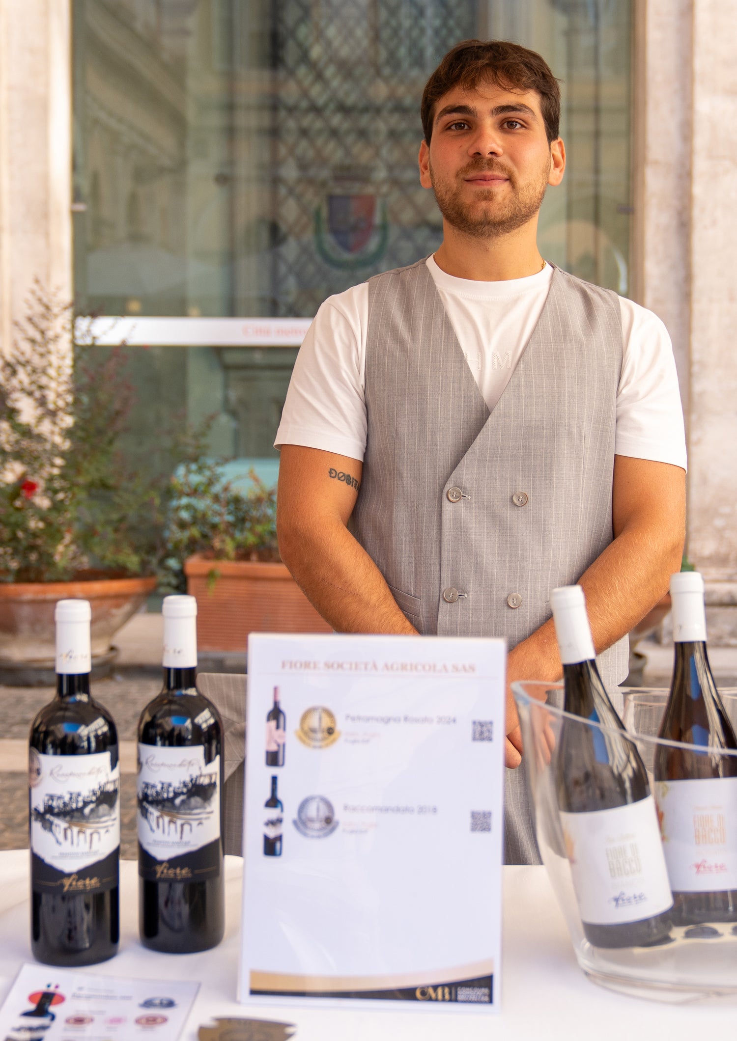 Proprietario di Cantine Fiore con vini premiati e attestato